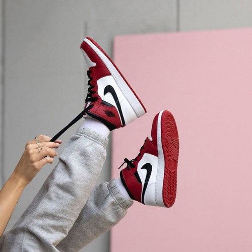 Nike Air Jordan 1 Mid "Chicago 2020" Bílý/Tělocvična červená-Černá Běžné boty 554724 173 AJ1 dámské a Pánské Tenisky